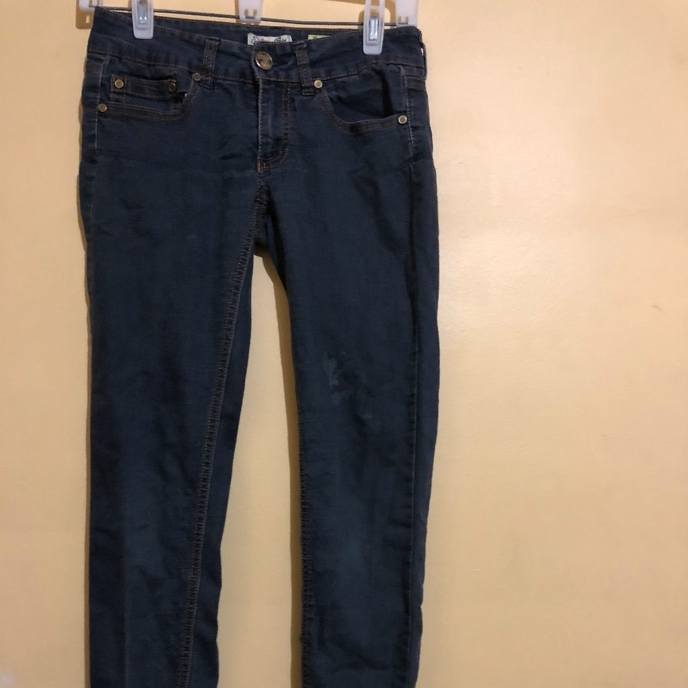 🐬🐬Slightly Distressed Dark Wash Skinny Jean‎